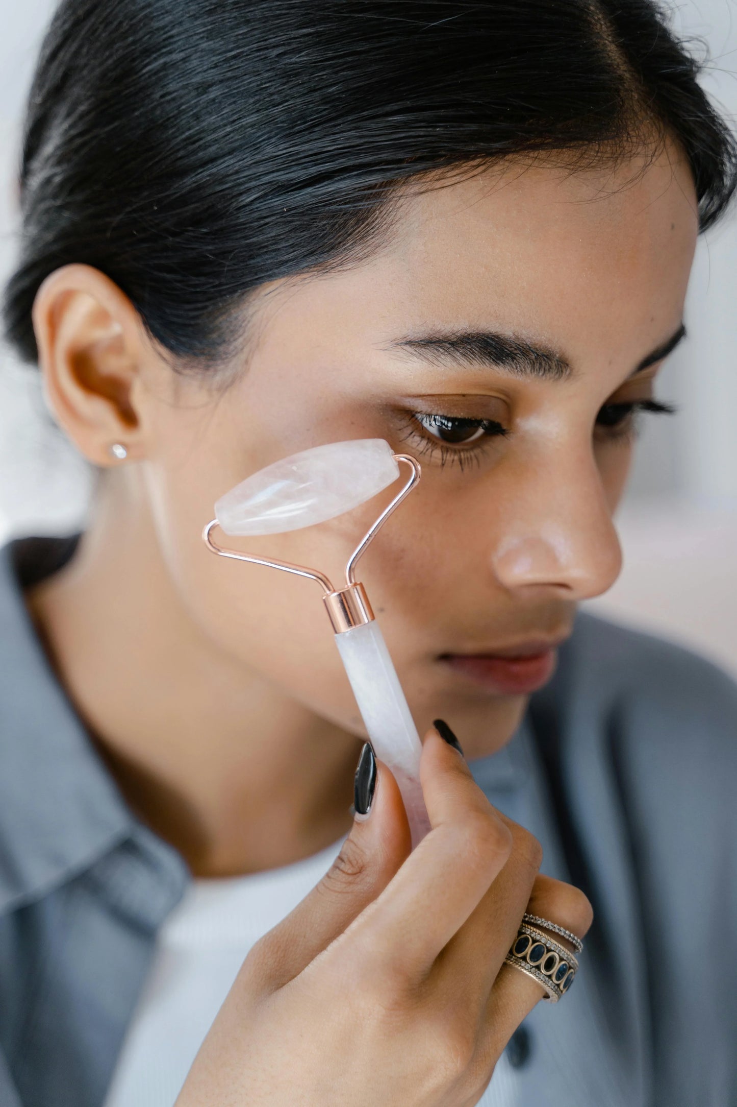 Chillura™ Gua Sha Facial Sculpting Roller - Chillura